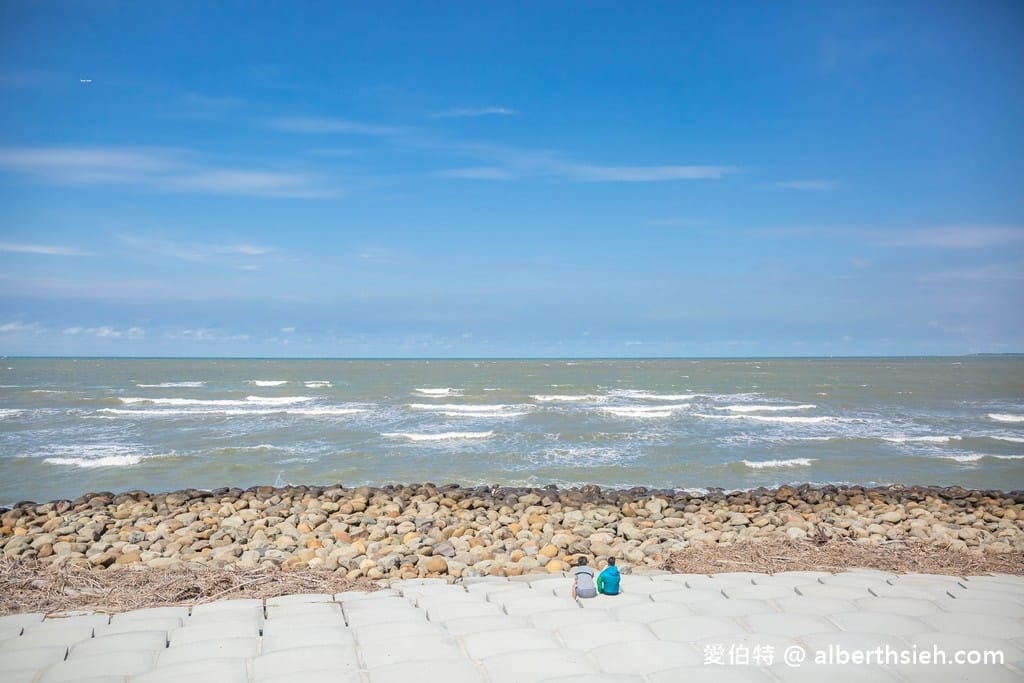新竹南寮漁港網美IG打卡景點｜波光市集、魚鱗天梯、萬昌造船廠