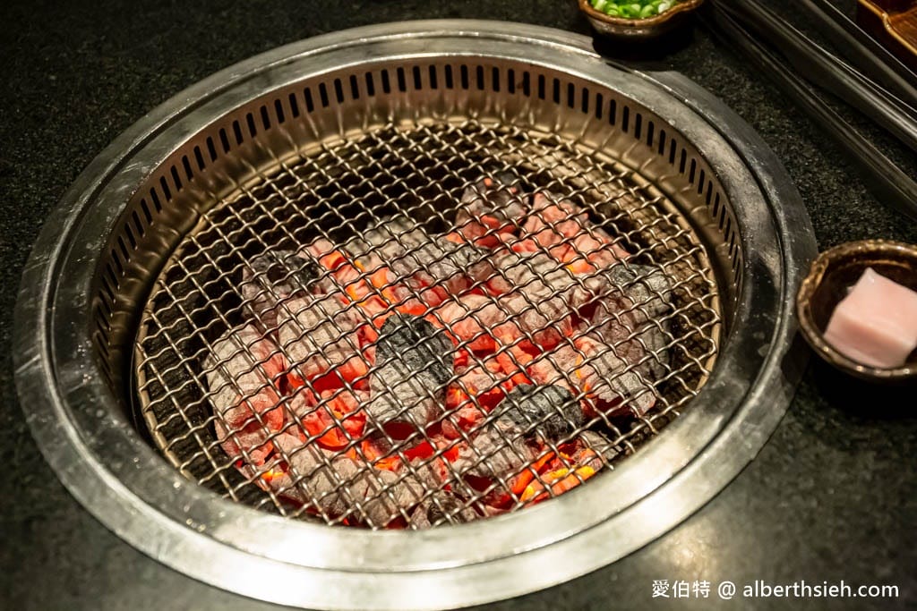 碳佐麻里精品燒肉高雄時代店｜線上訂位，堪稱亞洲最美水上燒肉店