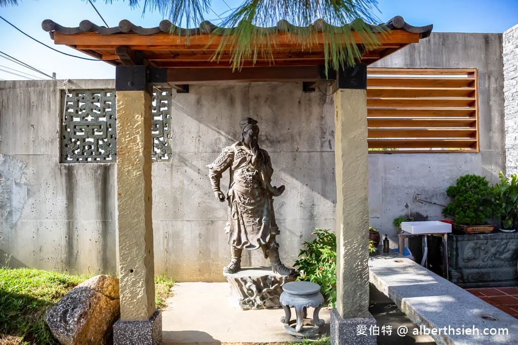 苗栗苑裡大鼎夏荷牛肉麵館｜水上豪宅玻璃屋，豆花免費吃到飽