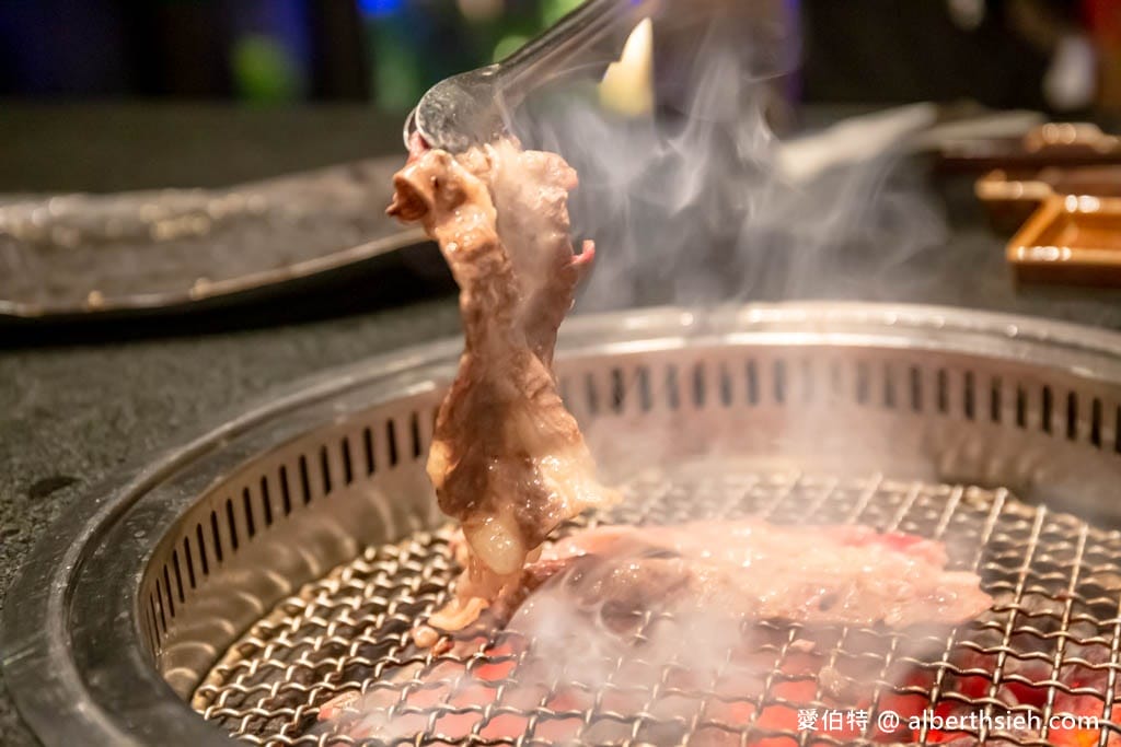 碳佐麻里精品燒肉高雄時代店｜線上訂位，堪稱亞洲最美水上燒肉店