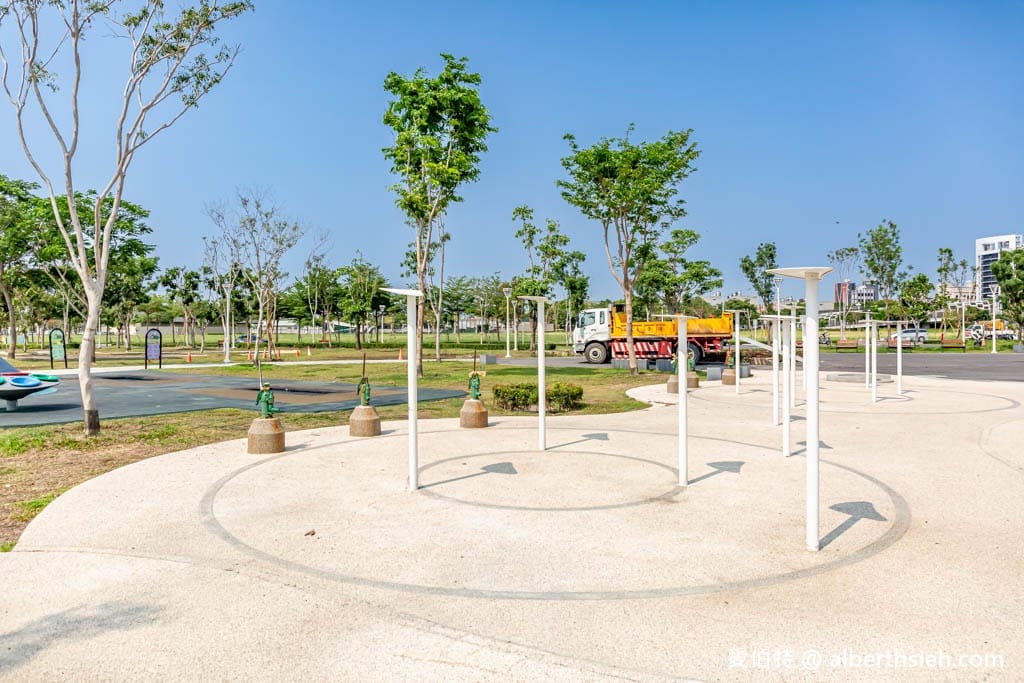 前鎮時代公園｜高雄親子景點，捷運旁萬坪兒童共融遊戲場