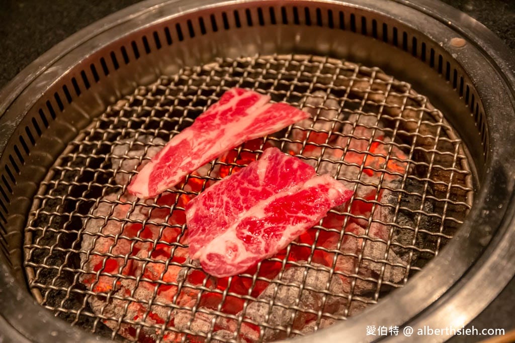碳佐麻里精品燒肉高雄時代店｜線上訂位，堪稱亞洲最美水上燒肉店