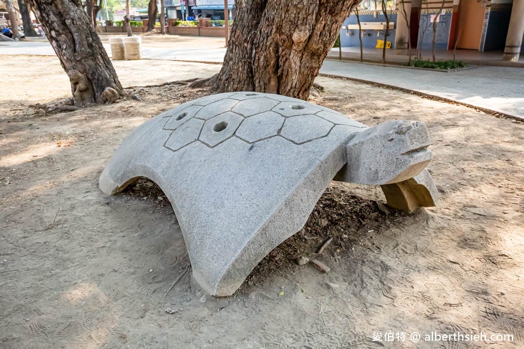 嘉義公園KANO園區｜免費親子景點，超寬版溜滑梯、滑草場