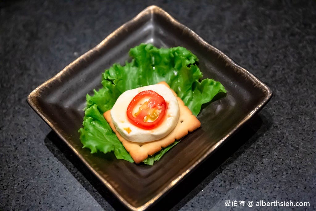 碳佐麻里精品燒肉高雄時代店｜線上訂位，堪稱亞洲最美水上燒肉店