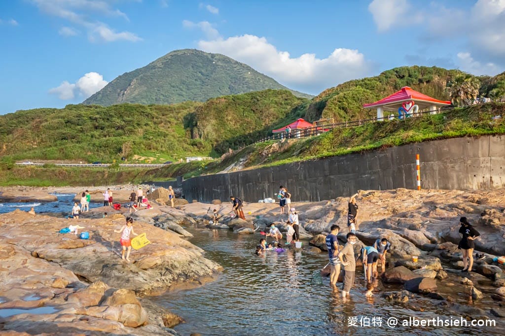新北東北角親子玩水｜瑞芳蝙蝠洞公園，撈魚抓螃蟹、浮潛勝地
