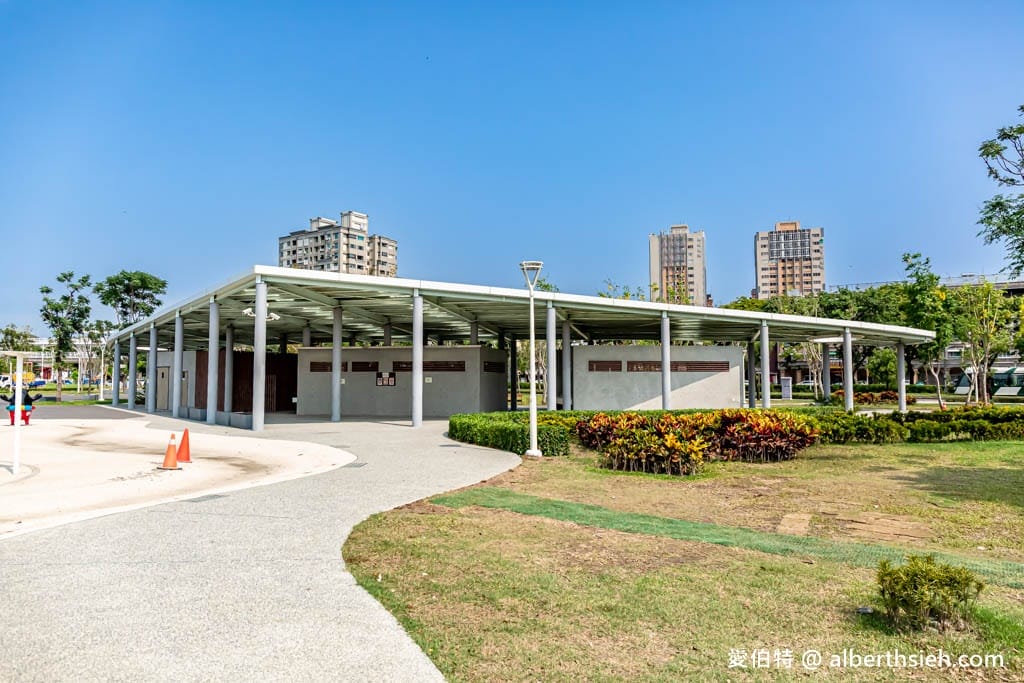 前鎮時代公園｜高雄親子景點，捷運旁萬坪兒童共融遊戲場
