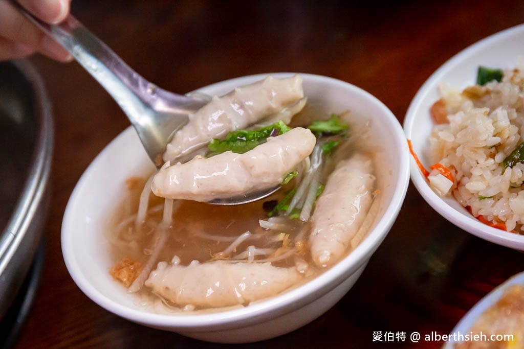 台南麻豆阿蘭碗粿｜專屬停車場，料多實在又便宜，每天熱賣上千碗