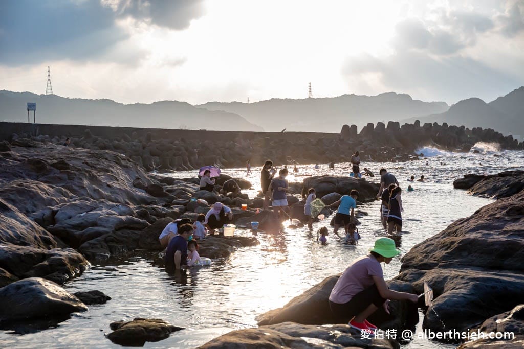 新北東北角親子玩水｜瑞芳蝙蝠洞公園，撈魚抓螃蟹、浮潛勝地
