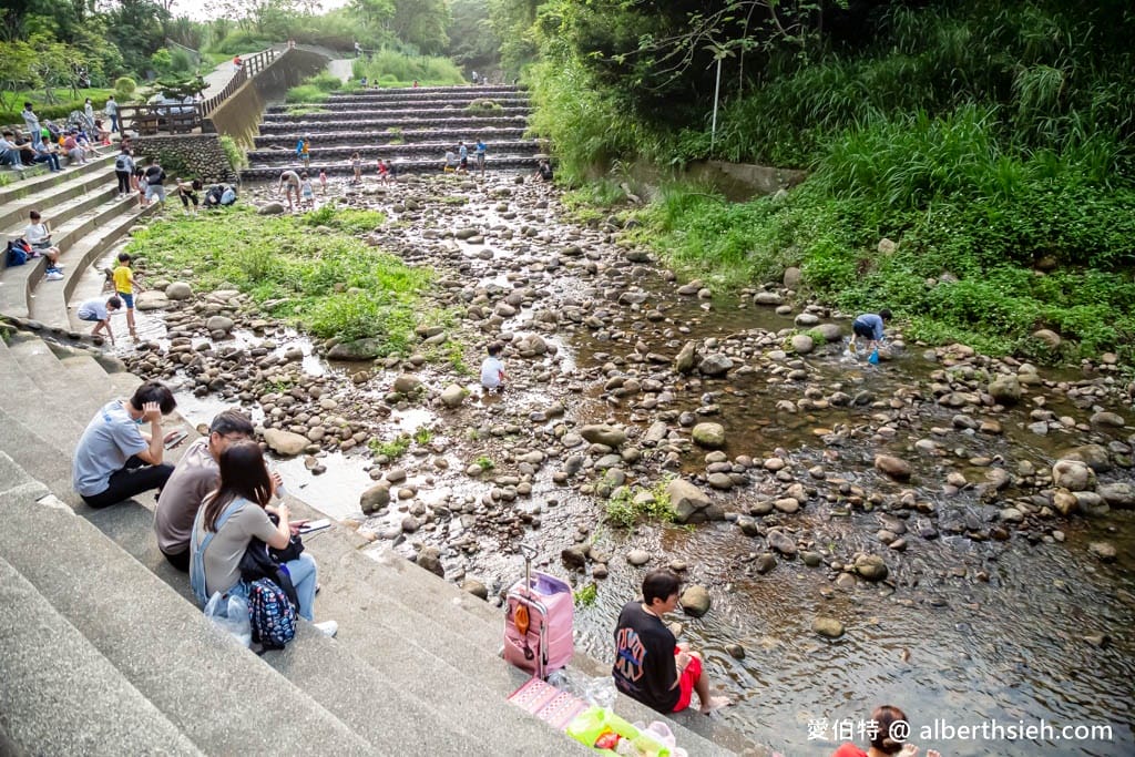 桃園龍潭玩水景點|階梯式千層瀑布,免費戲水秘境,近三坑公園 - 第5張圖 桃園龍潭玩水景點|階梯式千層瀑布,免費戲水秘境,近三坑公園