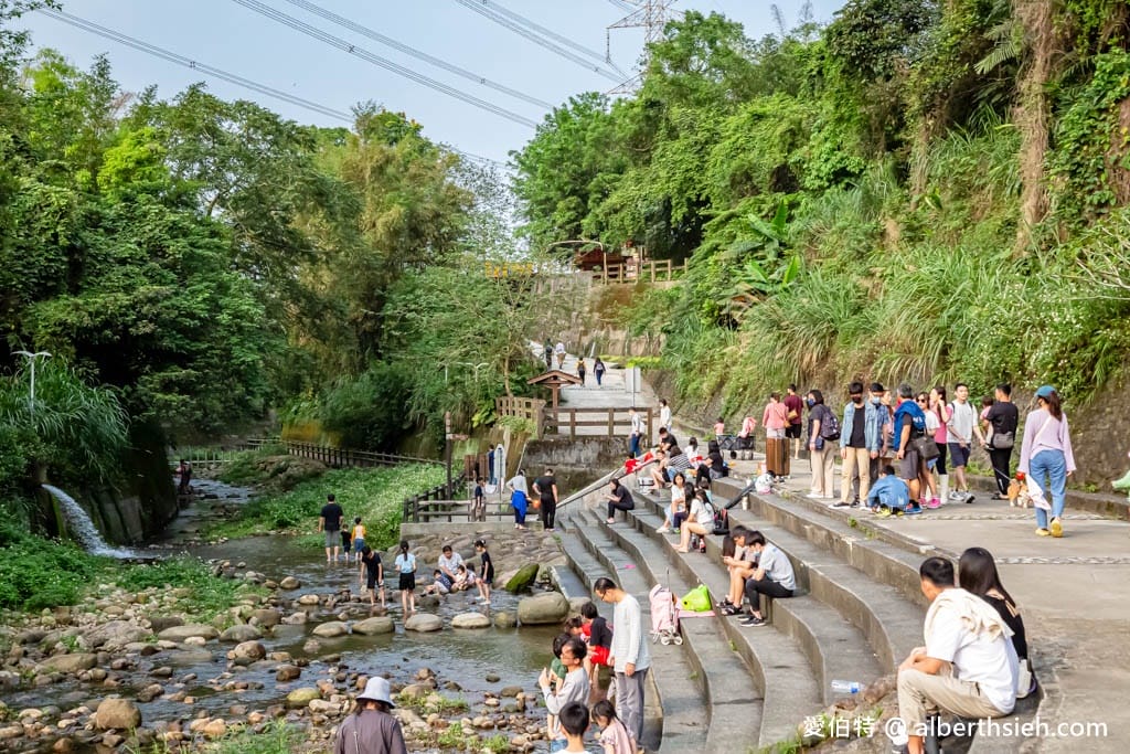 桃園龍潭玩水景點|階梯式千層瀑布,免費戲水秘境,近三坑公園 - 第20張圖 桃園龍潭玩水景點|階梯式千層瀑布,免費戲水秘境,近三坑公園