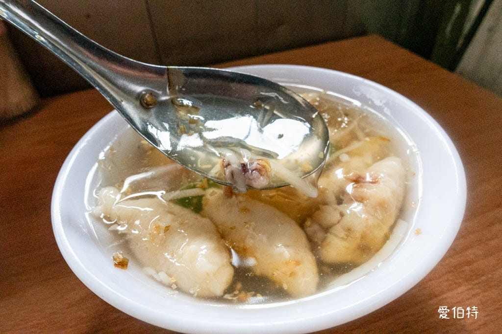 桃園南門市場早午餐推薦｜良泉小吃，油飯、魷魚羹、甜不辣都好吃