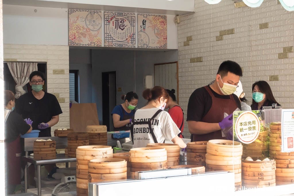 桃園龜山早餐推薦｜富鼎包子，工業區超人氣排隊現做小籠包