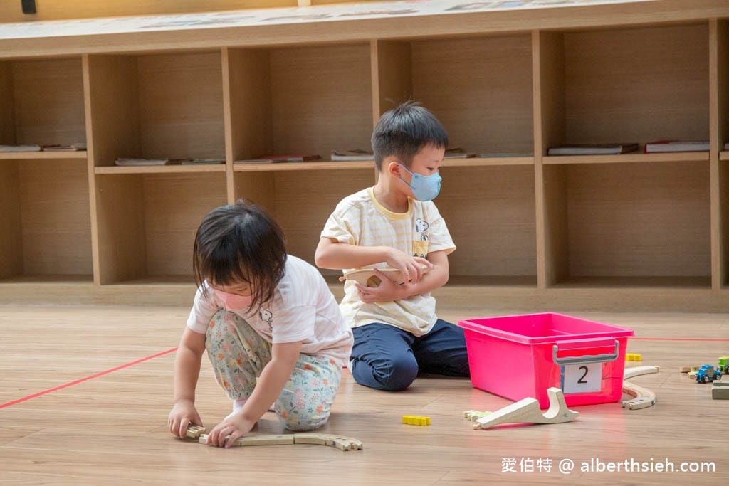 桃園免費親子景點｜火車直達！桃園軌道願景館，吹冷氣開捷運搭小火車