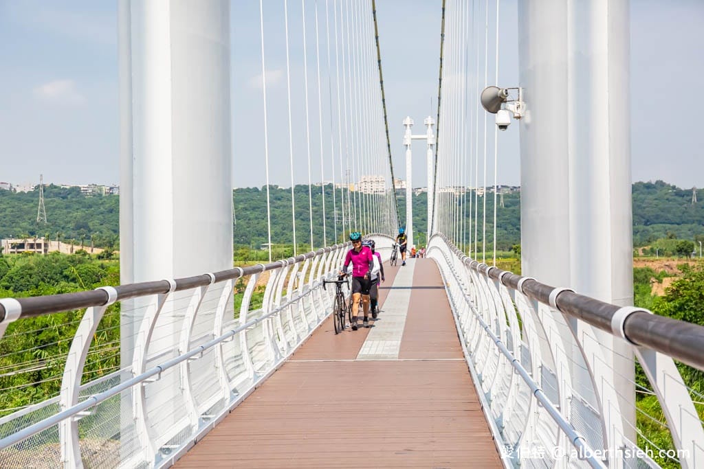 桃園大溪中庄吊橋/七張福德宮｜全台最長懸索式吊橋，串聯山豬湖