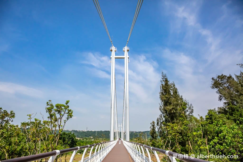 桃園大溪中庄吊橋/七張福德宮｜全台最長懸索式吊橋，串聯山豬湖