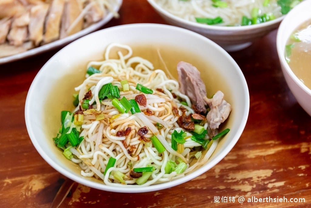 瞎仔巷老麵店｜桃園平鎮金陵路美食推薦，附有免費停車場