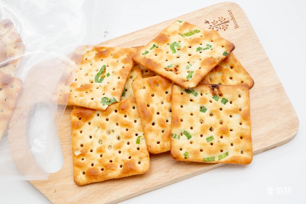 桃園八德中祥食品工廠(自然の顏蘇打餅)｜NG餅乾只要35元 @愛伯特