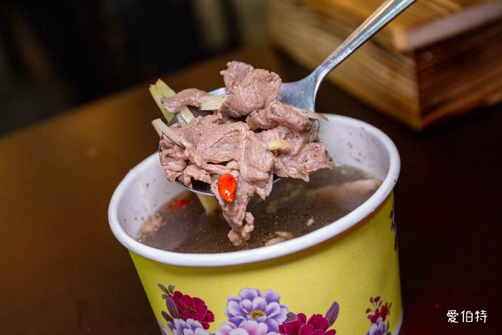 六小福林記炒羊肉（桃園平鎮店）｜羊肉軟嫩好入口，湯頭清甜好喝