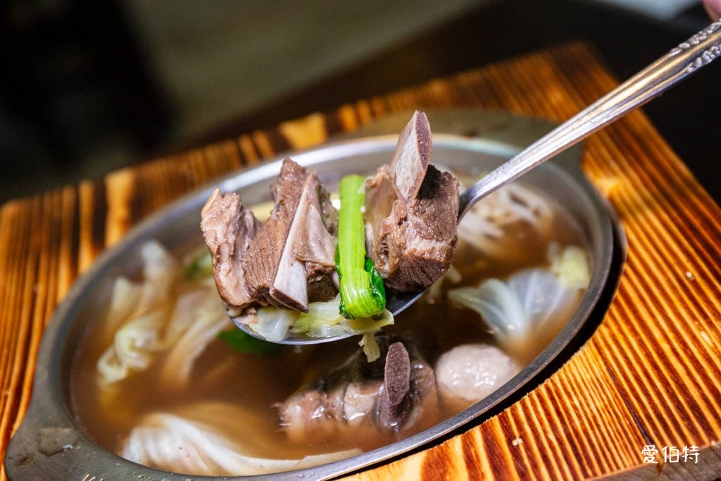 六小福林記炒羊肉（桃園平鎮店）｜羊肉軟嫩好入口，湯頭清甜好喝