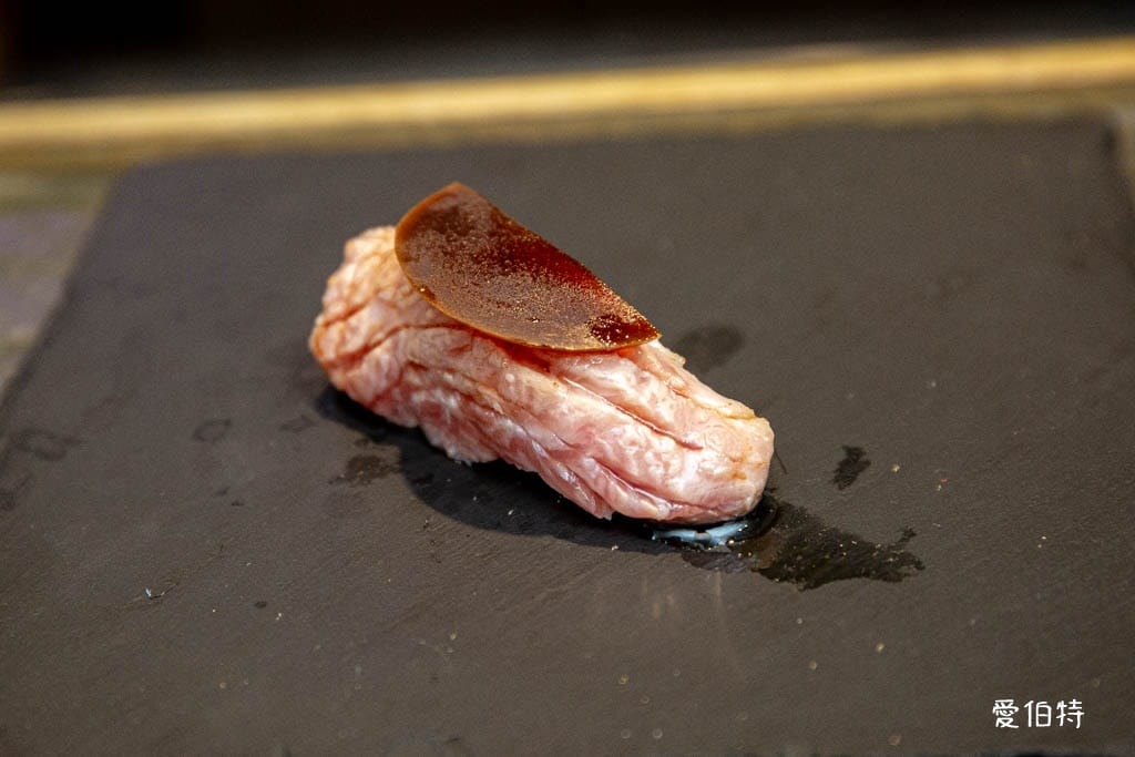桃園本壽司無菜單料理｜最鮮19道料理飽到天靈蓋，生魚片鮮甜爆表