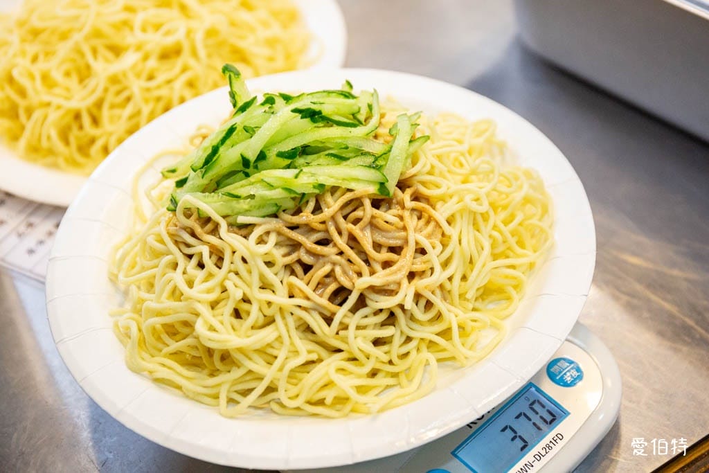 中壢宵夜美食推薦｜四季嘉義涼麵大同店，麻辣涼麵辣度剛好香麻足