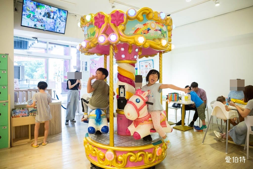 中和親子餐廳推薦|童話愛樂園,不限時暢玩十種以上遊樂設施 - 第9張圖 中和親子餐廳推薦|童話愛樂園,不限時暢玩十種以上遊樂設施