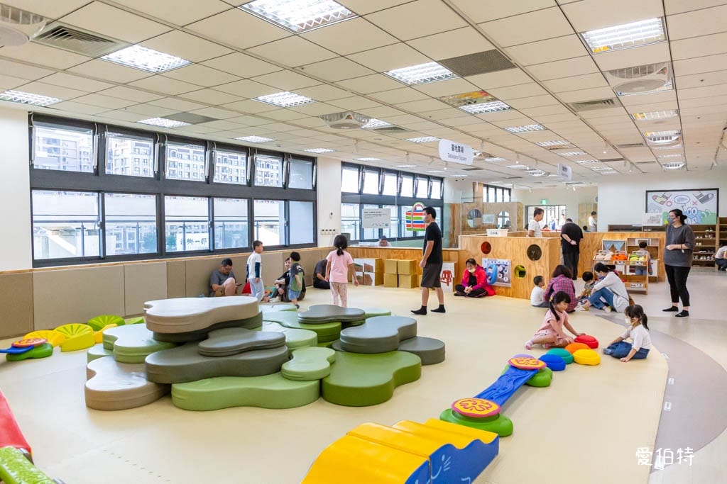 八德北青親子館｜桃園免費室內親子景點，寬敞明亮小孩放電好去處
