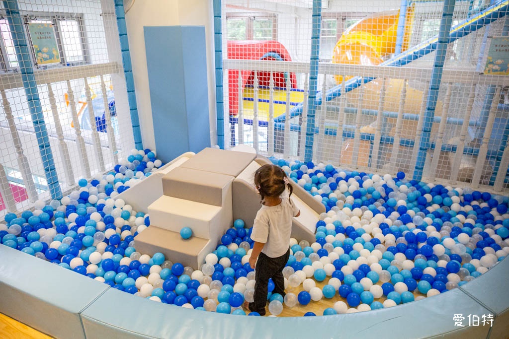 新北中和親子餐廳推薦｜童話愛樂園，不限時暢玩十種以上遊樂設施 @愛伯特