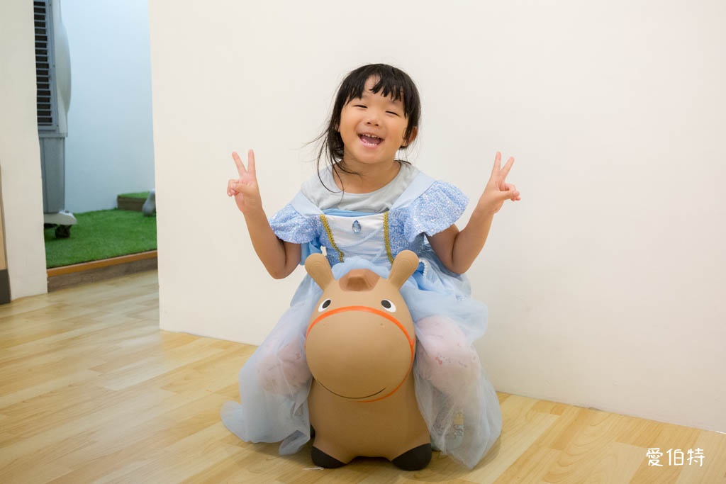 新北中和親子餐廳推薦｜童話愛樂園，不限時暢玩十種以上遊樂設施 @愛伯特