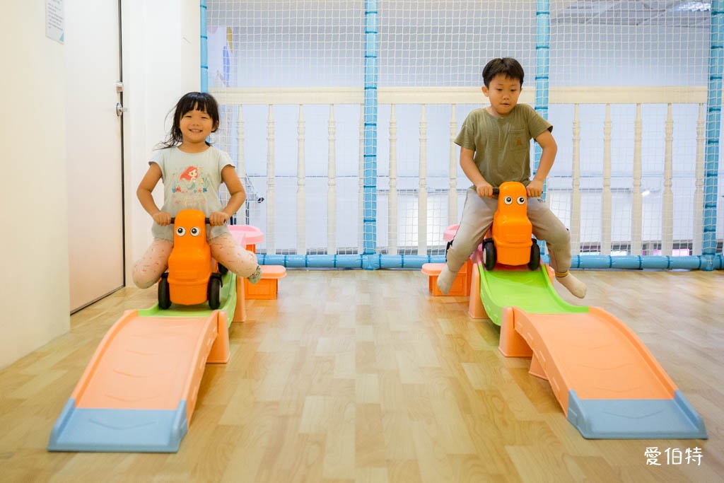 新北中和親子餐廳推薦｜童話愛樂園，不限時暢玩十種以上遊樂設施 @愛伯特