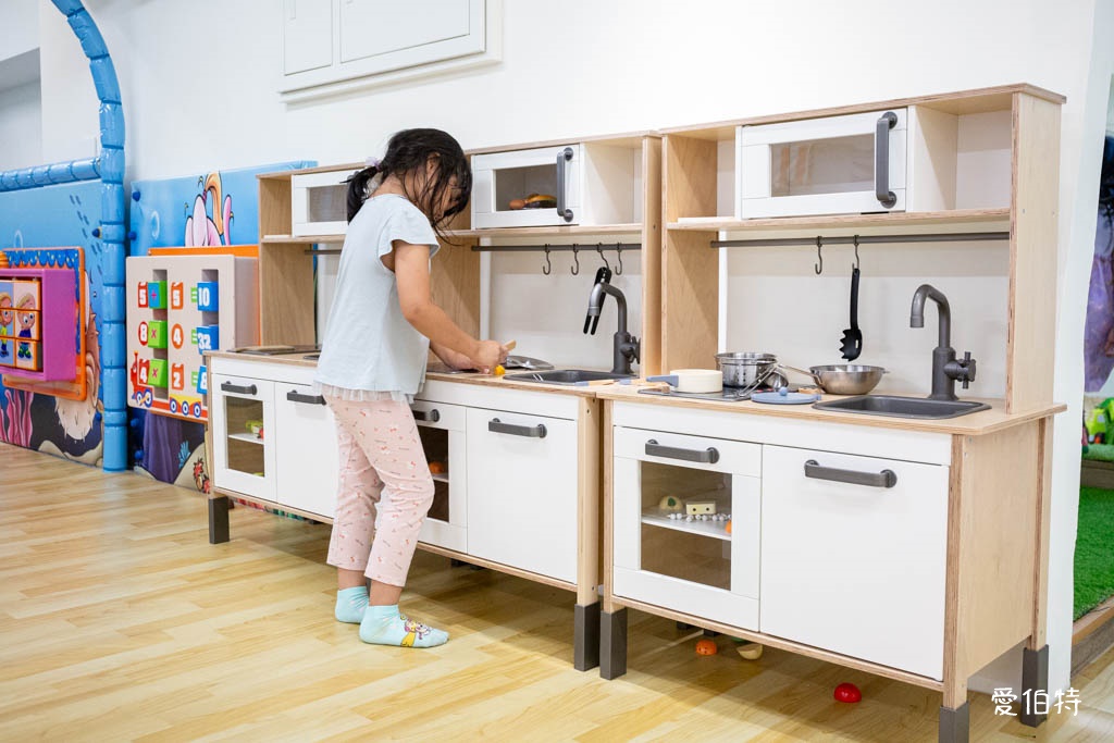 新北中和親子餐廳推薦｜童話愛樂園，不限時暢玩十種以上遊樂設施 @愛伯特