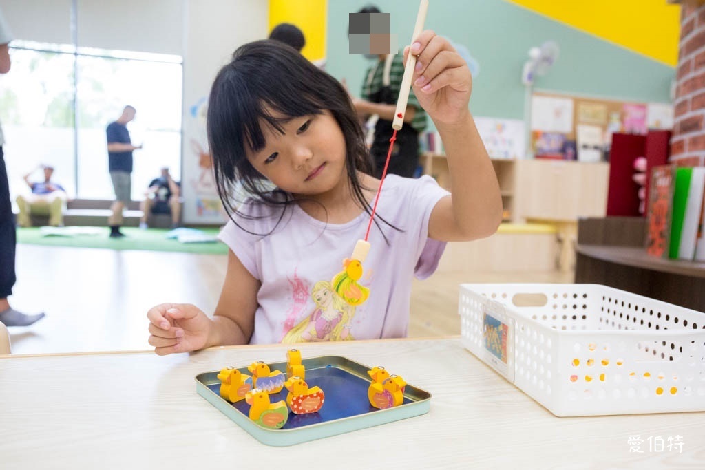 平鎮一號親子館｜桃園免費室內親子景點，兒童攀爬場，球池 @愛伯特