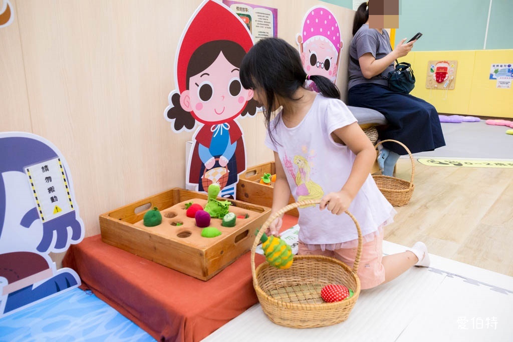 平鎮一號親子館｜桃園免費室內親子景點，兒童攀爬場，球池 @愛伯特