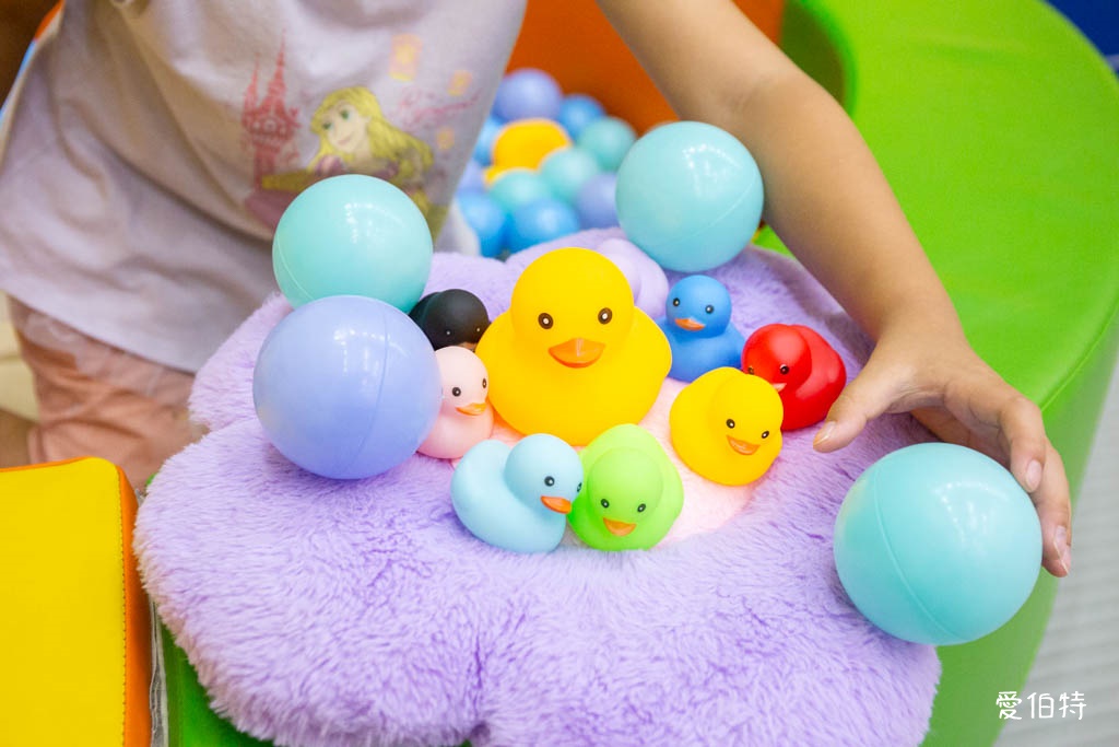 平鎮一號親子館｜桃園免費室內親子景點，兒童攀爬場，球池 @愛伯特