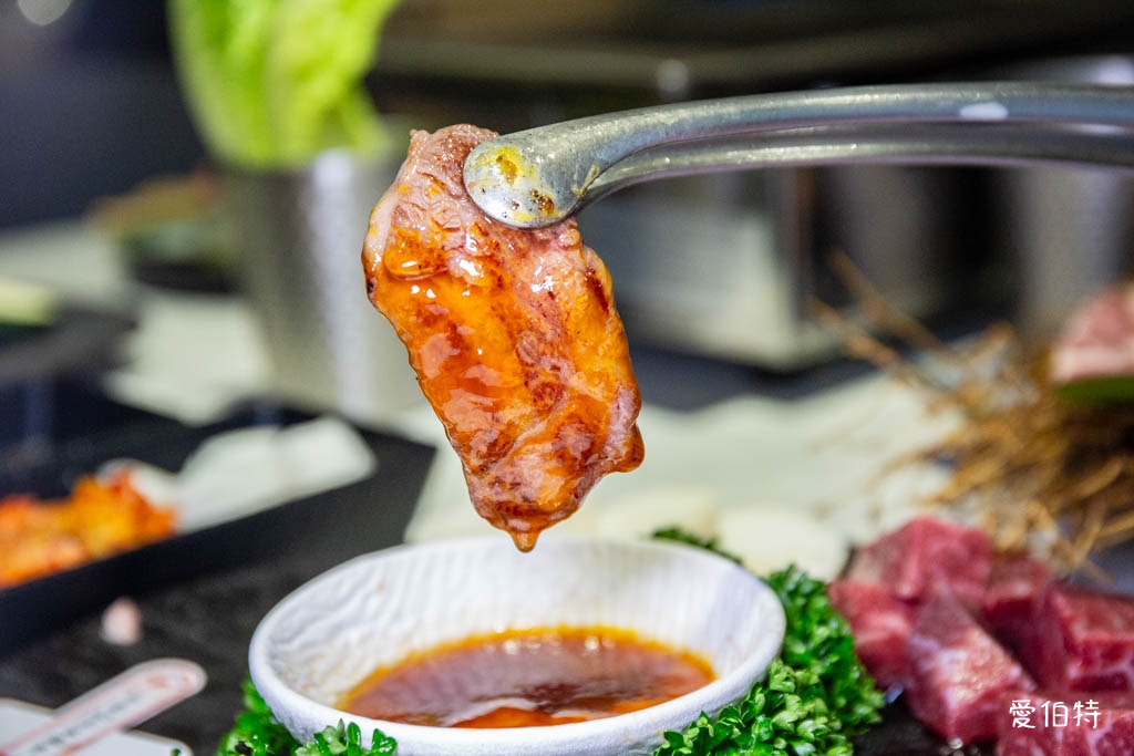 桃園個人燒烤推薦｜肉民聚集所-單人燒肉，小菜飲料自助吧無限吃 @愛伯特