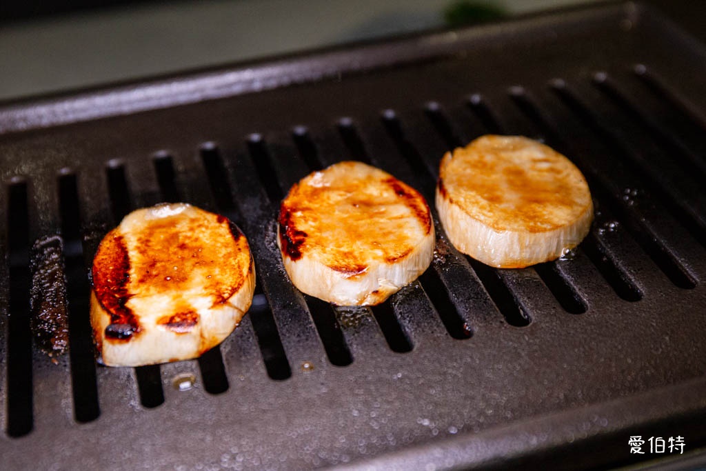 桃園個人燒烤推薦｜肉民聚集所-單人燒肉，小菜飲料自助吧無限吃 @愛伯特