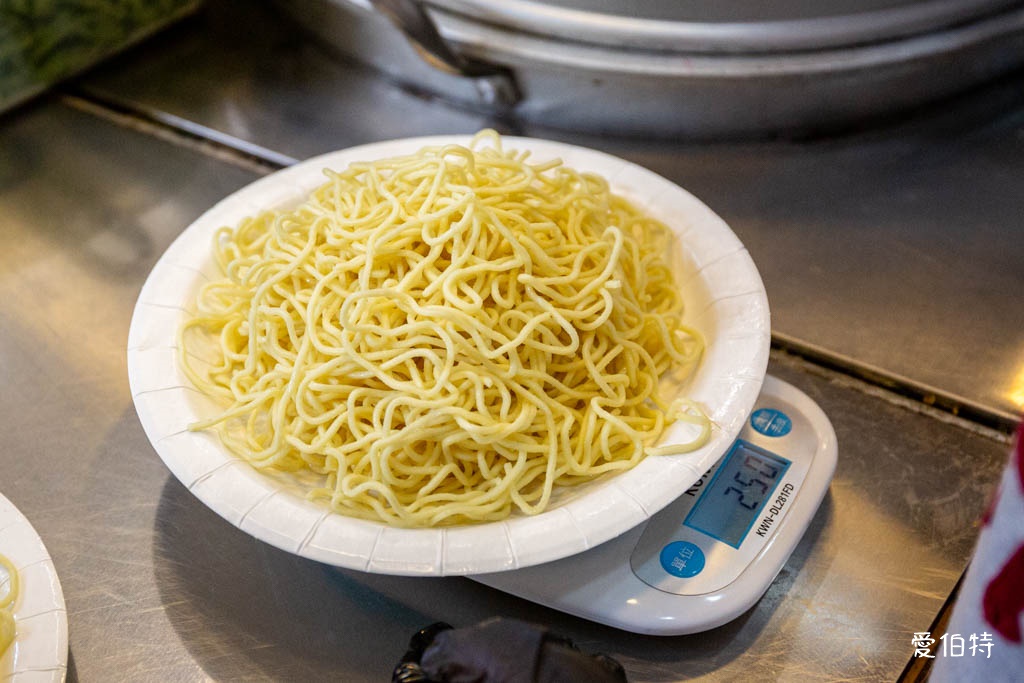 中壢宵夜美食推薦|四季嘉義涼麵大同店,麻辣涼麵辣度剛好香麻足 @愛伯特