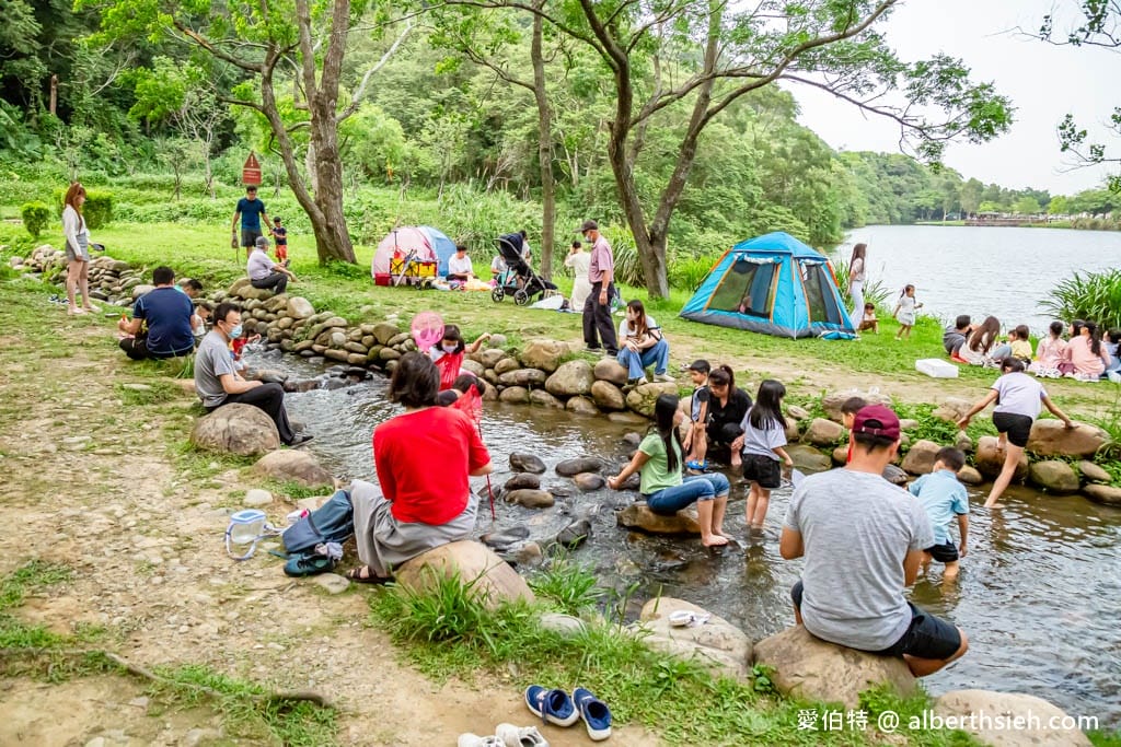 龍潭三坑自然生態公園｜桃園親子景點推薦，大草坪、免費戲水河道