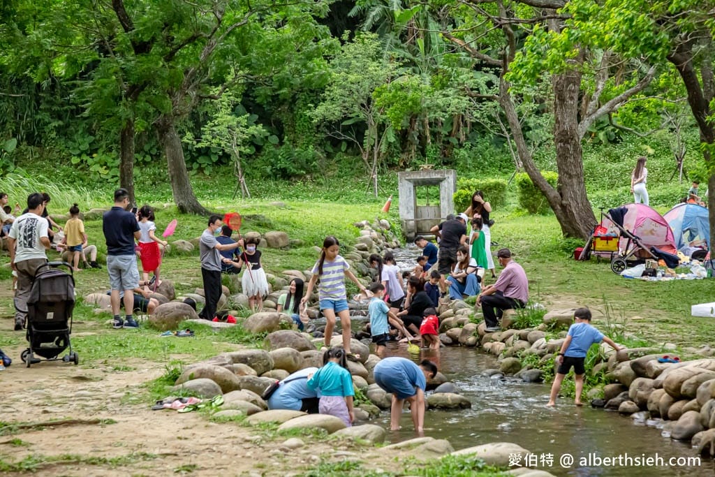 龍潭三坑自然生態公園｜桃園親子景點推薦，大草坪、免費戲水河道