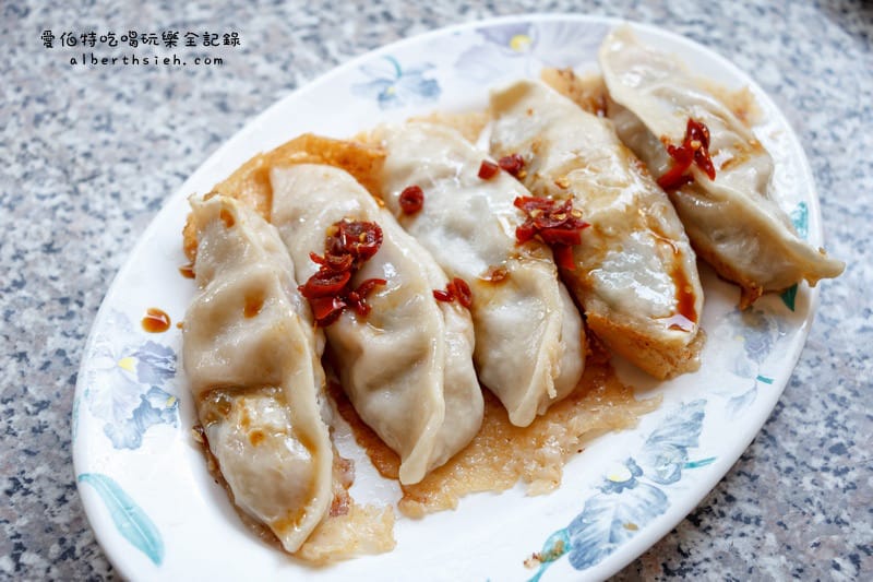 桃園早餐推薦｜小豆子早點，大陸餅水煎包鍋貼都好吃