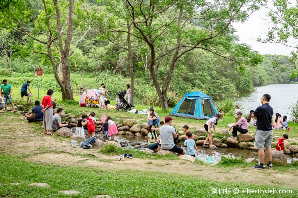龍潭三坑自然生態公園｜桃園親子景點推薦，大草坪、免費戲水河道