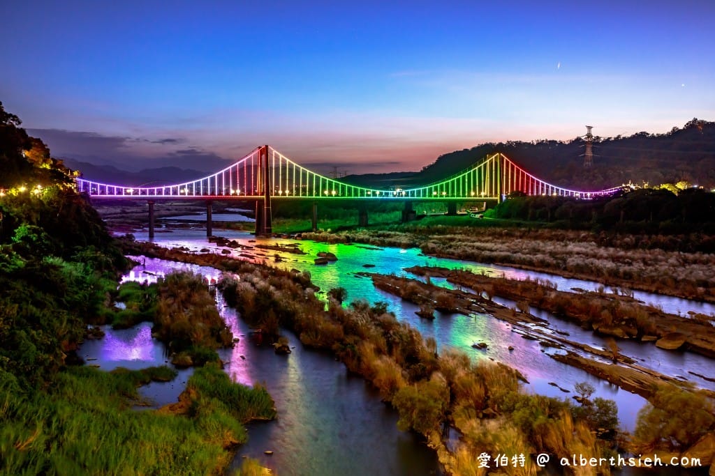 桃園大溪橋一日遊｜巴洛克吊橋、媲美藍眼淚夜景與老街電梯