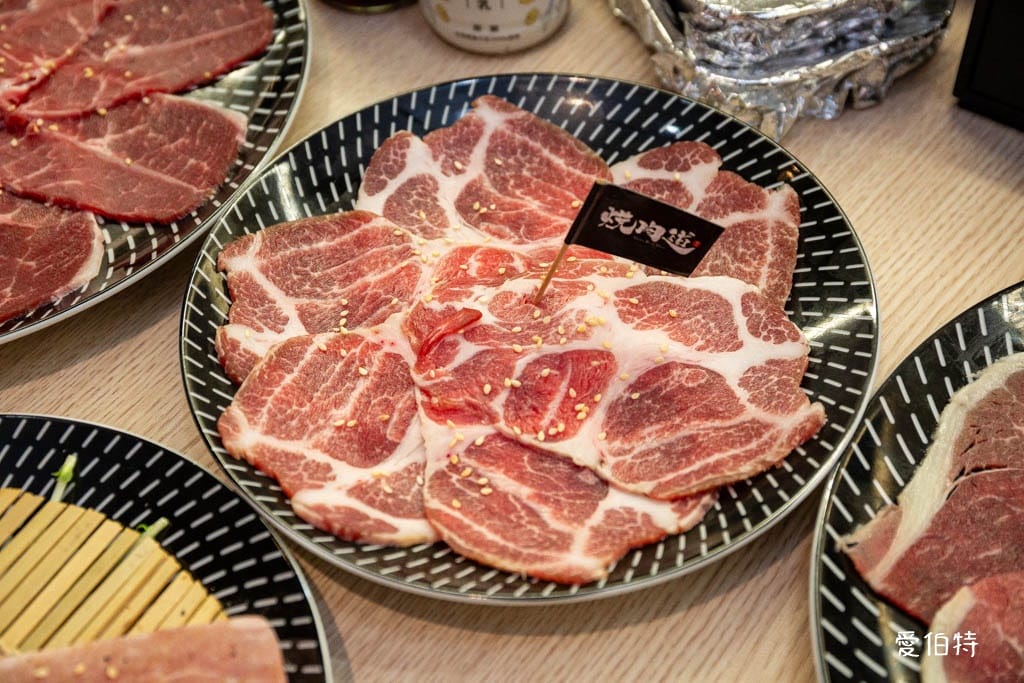 蘆竹燒肉道燒烤火鍋吃到飽｜689元起，全台第一家軌道送餐