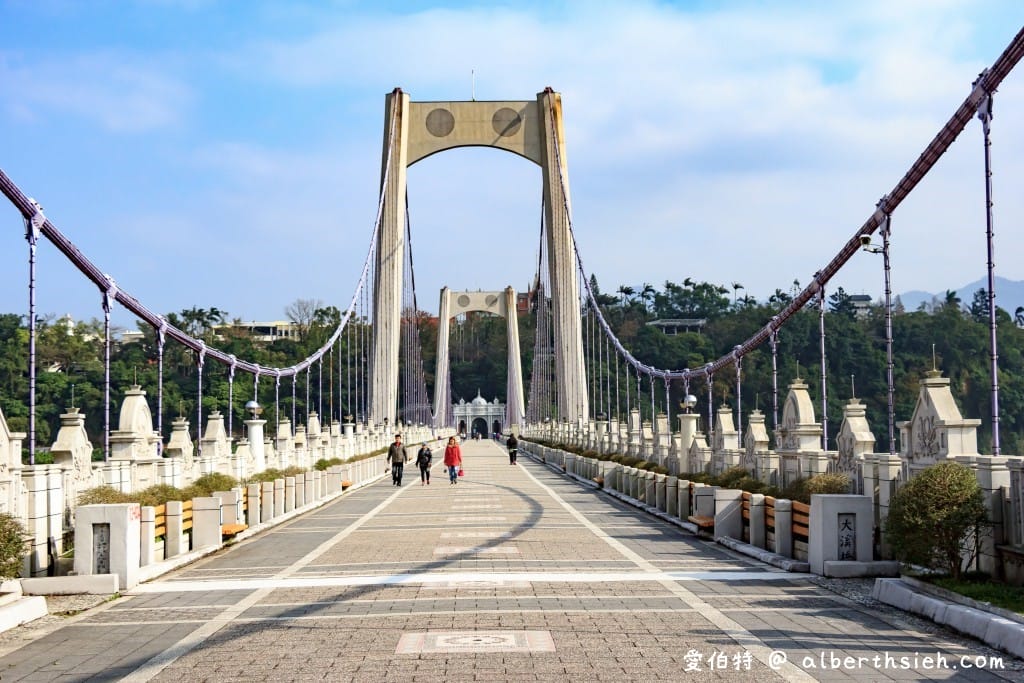 桃園大溪橋一日遊｜巴洛克吊橋、媲美藍眼淚夜景與老街電梯