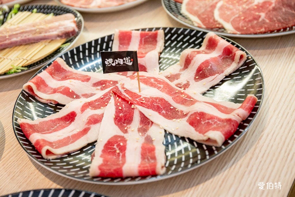蘆竹燒肉道燒烤火鍋吃到飽｜689元起，全台第一家軌道送餐