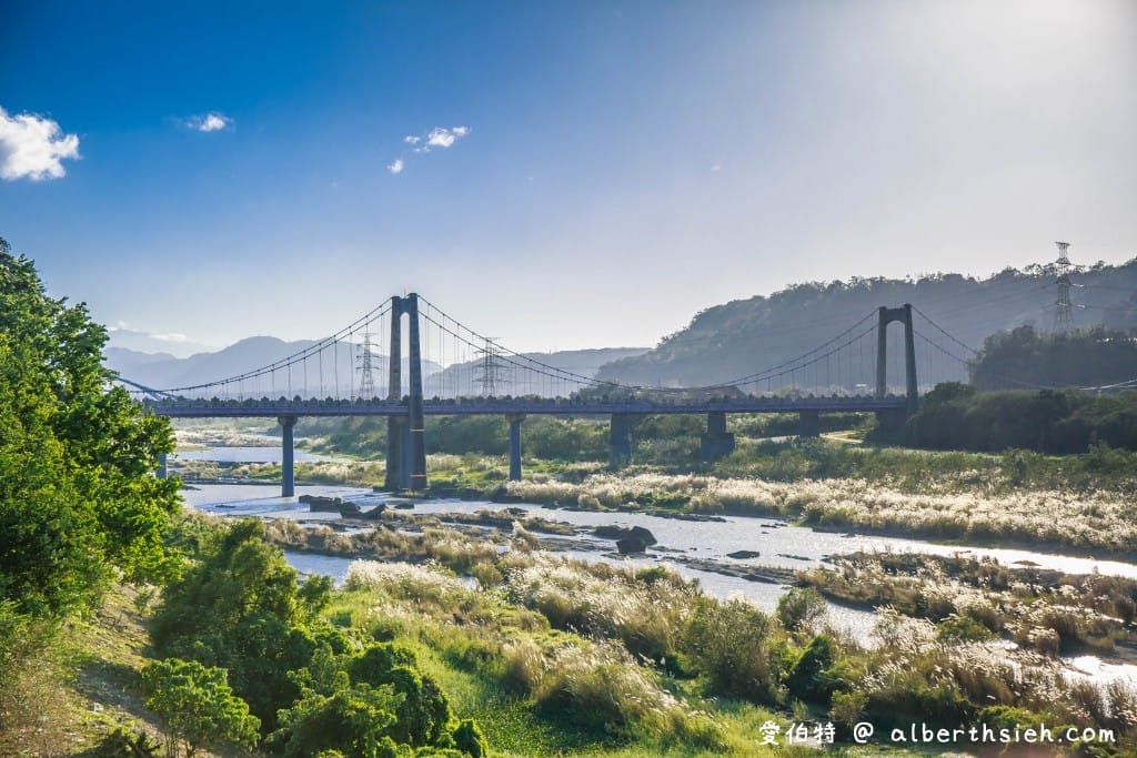 桃園大溪橋一日遊｜巴洛克吊橋、媲美藍眼淚夜景與老街電梯