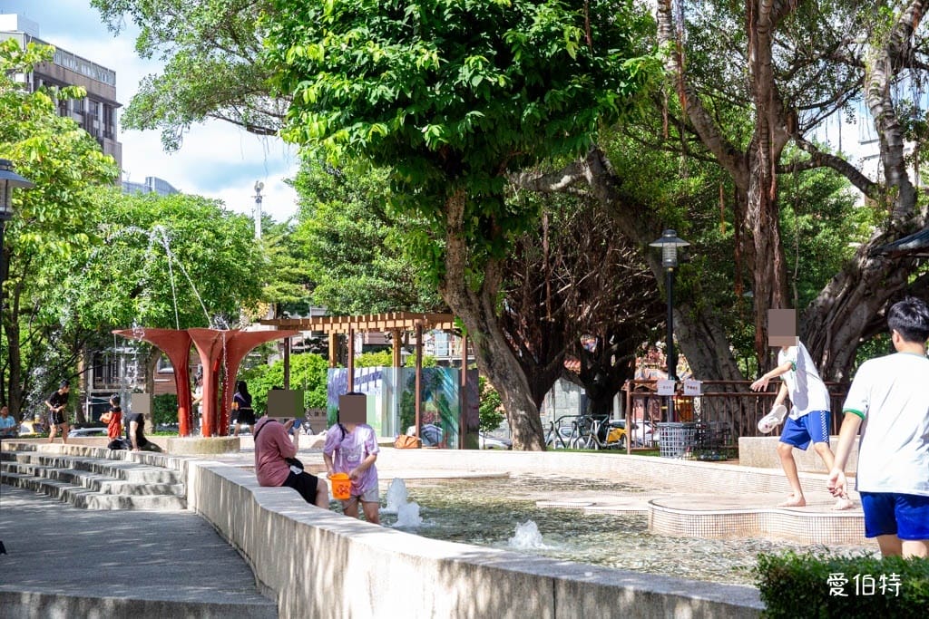 民族公園｜桃園玩水親子景點推薦，富士山造型溜滑梯，戲水區噴水