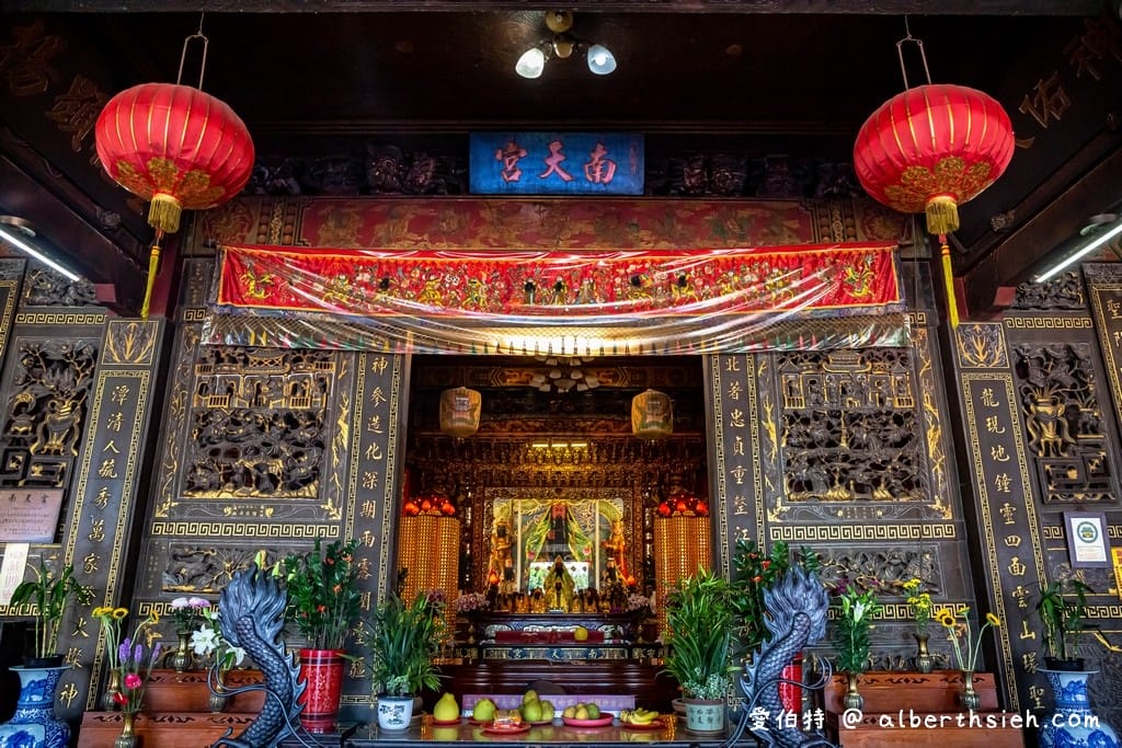 桃園關聖帝君廟推薦|龍潭南天宮,龍潭大池旁,儒佛道三教合一 - 第1張圖 桃園關聖帝君廟推薦|龍潭南天宮,龍潭大池旁,儒佛道三教合一