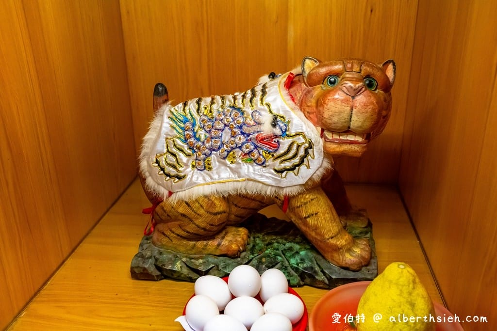 桃園關聖帝君廟推薦|龍潭南天宮,龍潭大池旁,儒佛道三教合一 - 第16張圖 桃園關聖帝君廟推薦|龍潭南天宮,龍潭大池旁,儒佛道三教合一