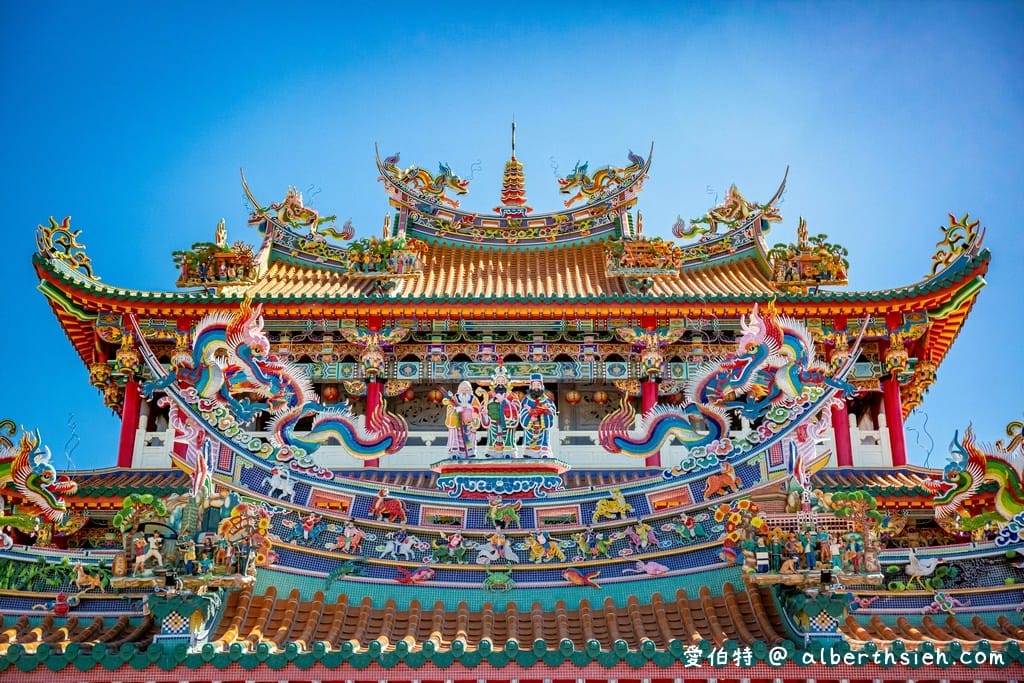 桃園關聖帝君廟推薦|龍潭南天宮,龍潭大池旁,儒佛道三教合一 - 第7張圖 桃園關聖帝君廟推薦|龍潭南天宮,龍潭大池旁,儒佛道三教合一